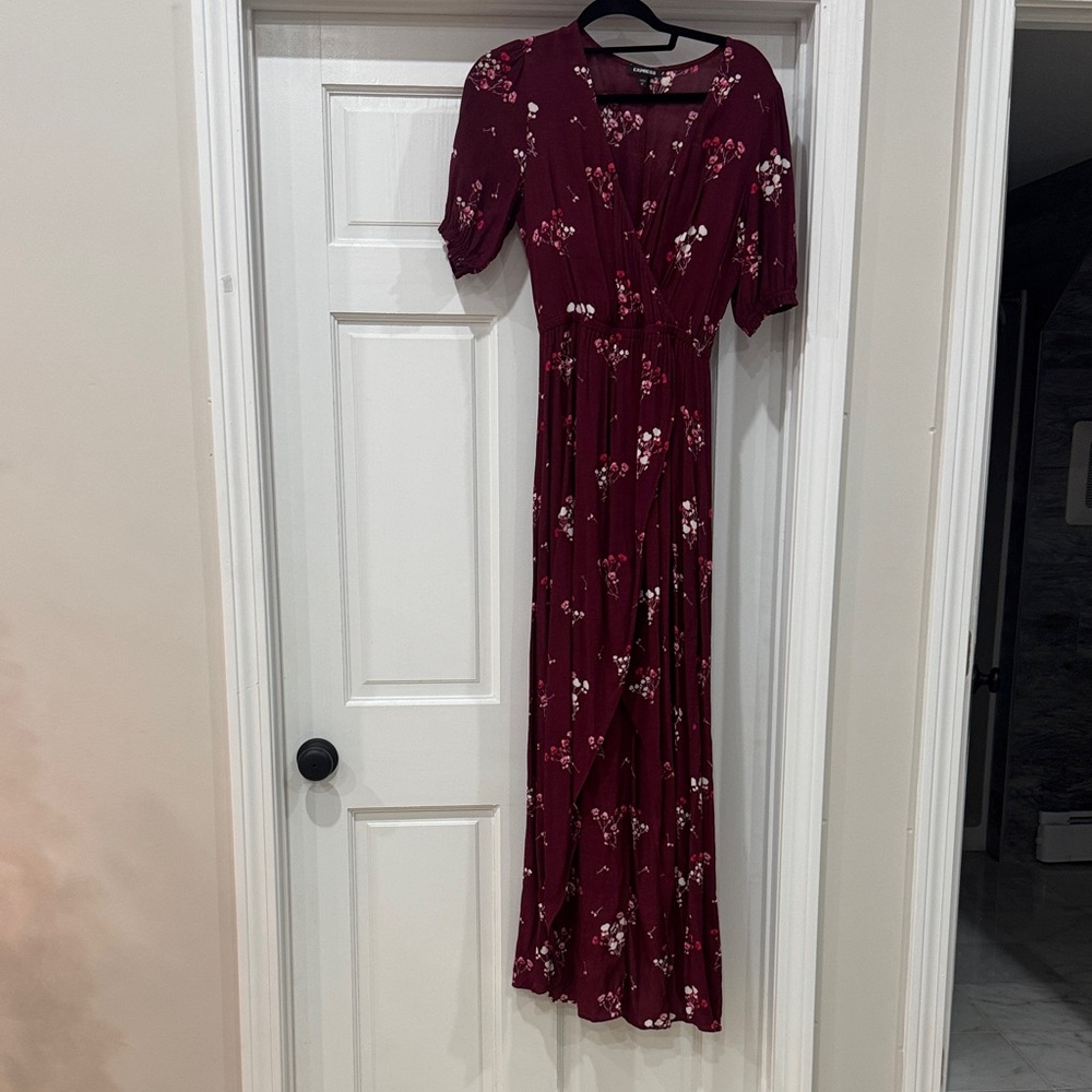 Express Maxi Short Sleeve Maroon Floral Dress